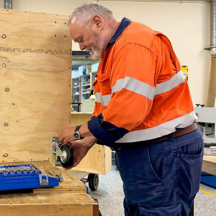 20251209_000557708_iOS-1